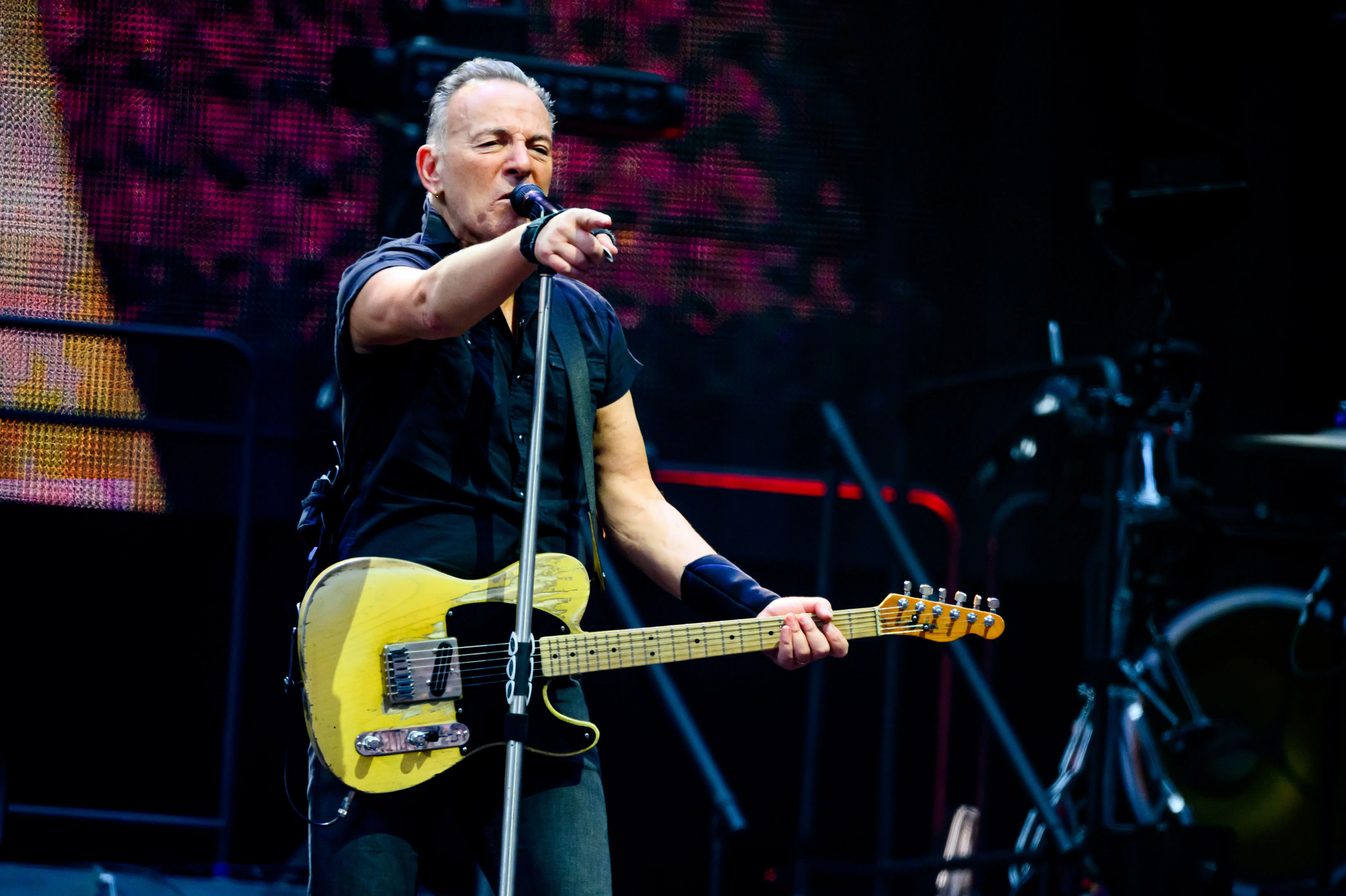 ブルース・スプリングスティーンは、父親が克服できなかった同じ症状と闘うことに恐怖している