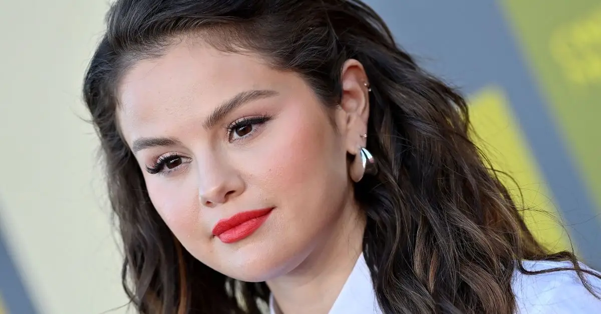 Selena Gomez vypadá vážně
