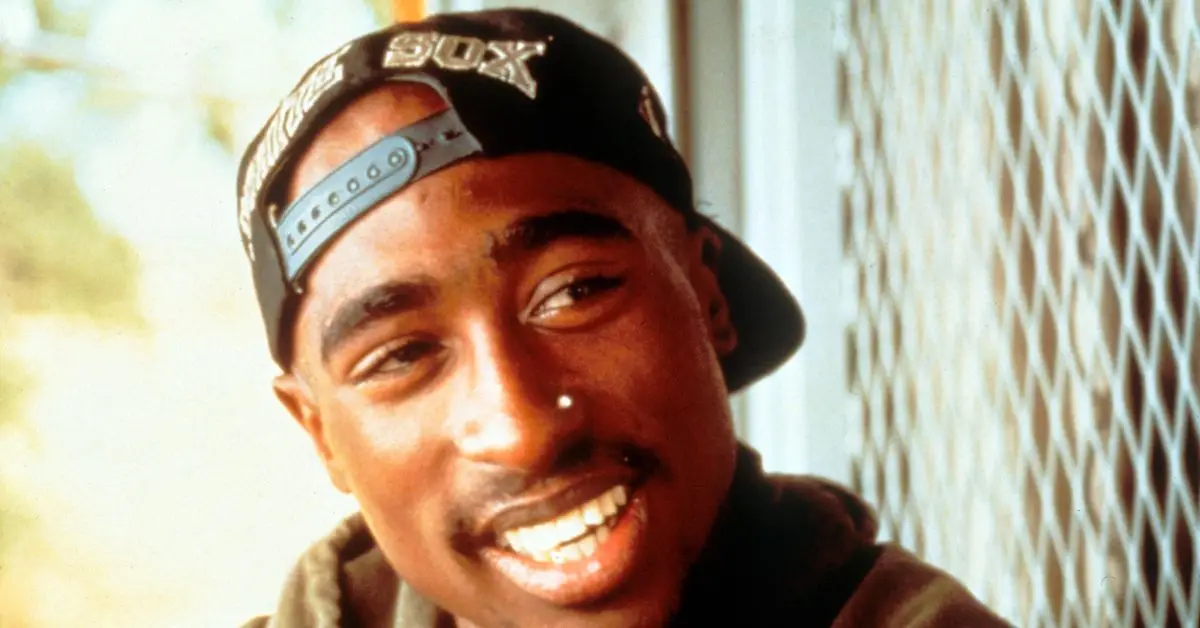 Tupac Shakur parece inseguro
