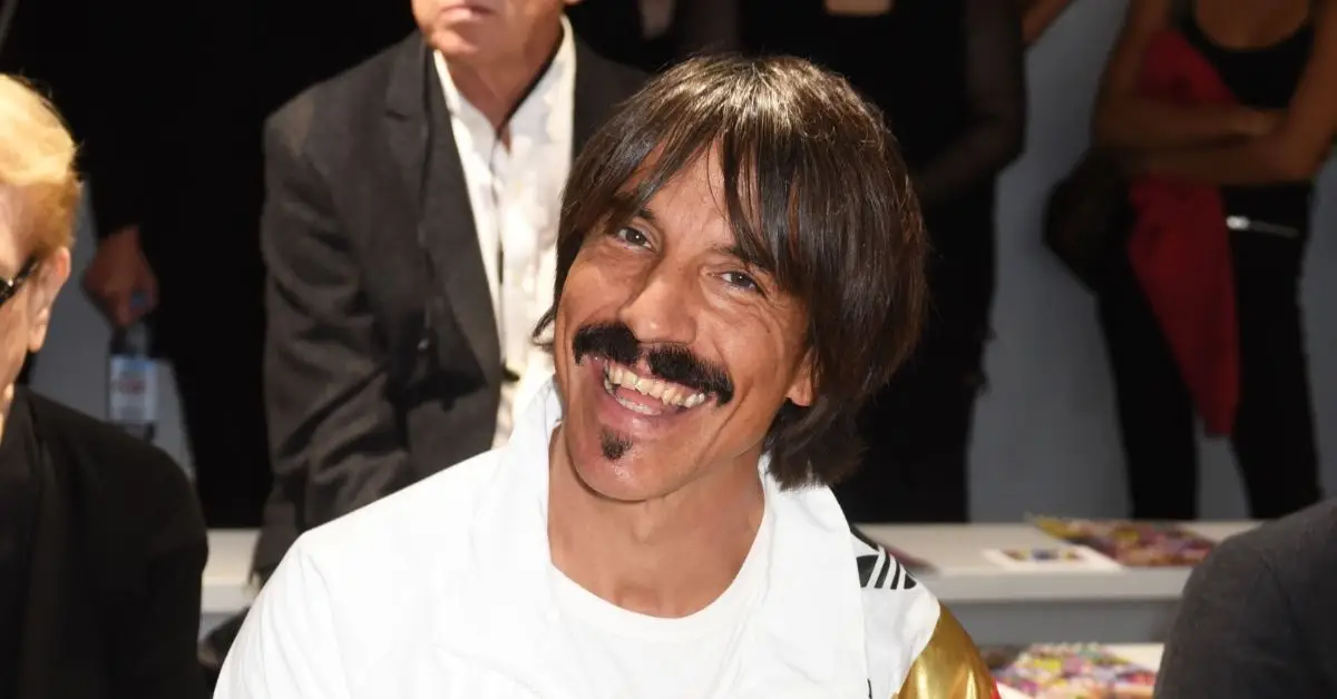 Anthony Kiedis al partit de bàsquet