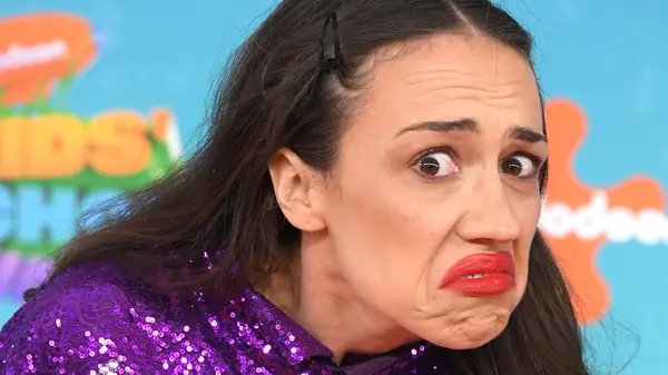 Miranda Sings on the red carpet
