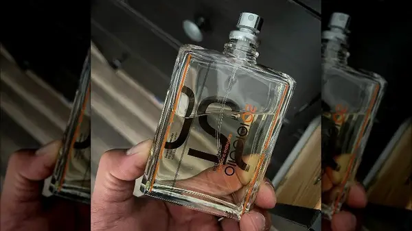 Escentric Molecule 02 bottle