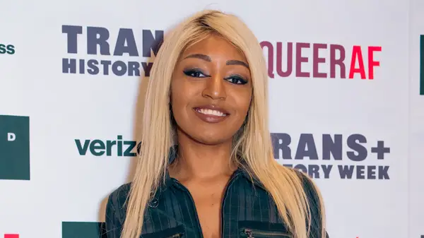 5 סלבס שהיו פתוחים בלהיות בספקטרום האסי -מיני