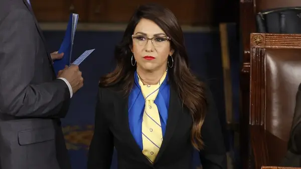 Lauren Boebert försökte hoppa på en föråldrad skotrend som gjorde ett comeback men blev helt platt