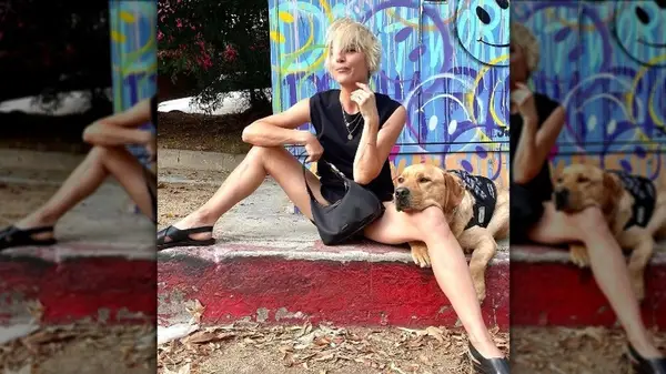 Model posing for Aday