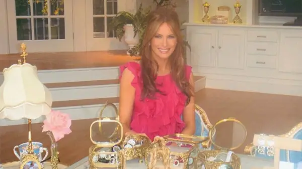 Melania Trump with her jewelry in 2010