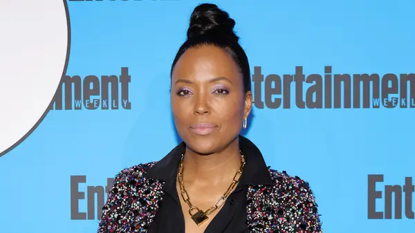 Aisha Tyler on the red carpet