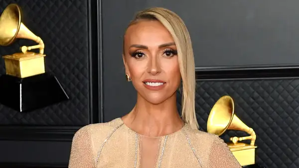 Giuliana Rancic posing