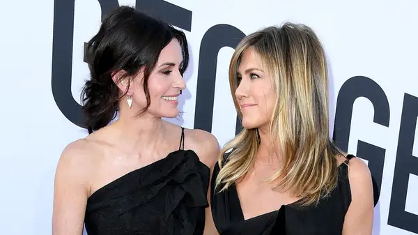 Jennifer Aniston and Courtney Cox