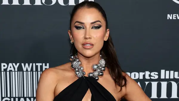 Kaitlyn Bristowe on the red carpet