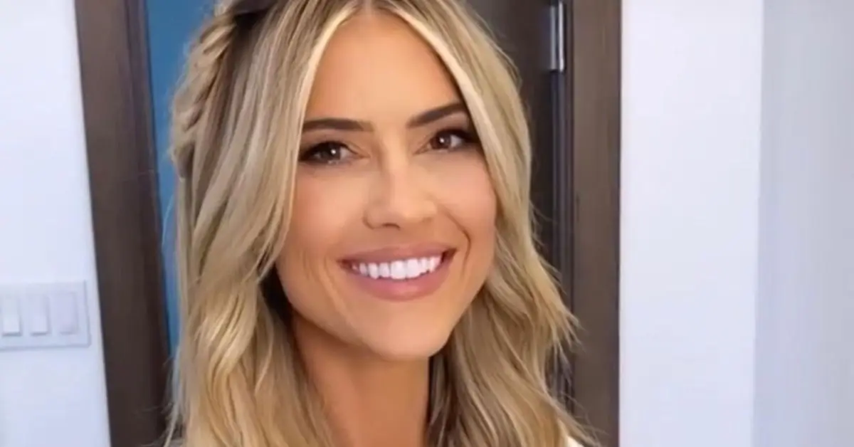 Christina Hallová sa usmieva