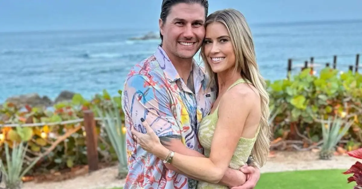 Joshua a Christina Hall sa usmievajú