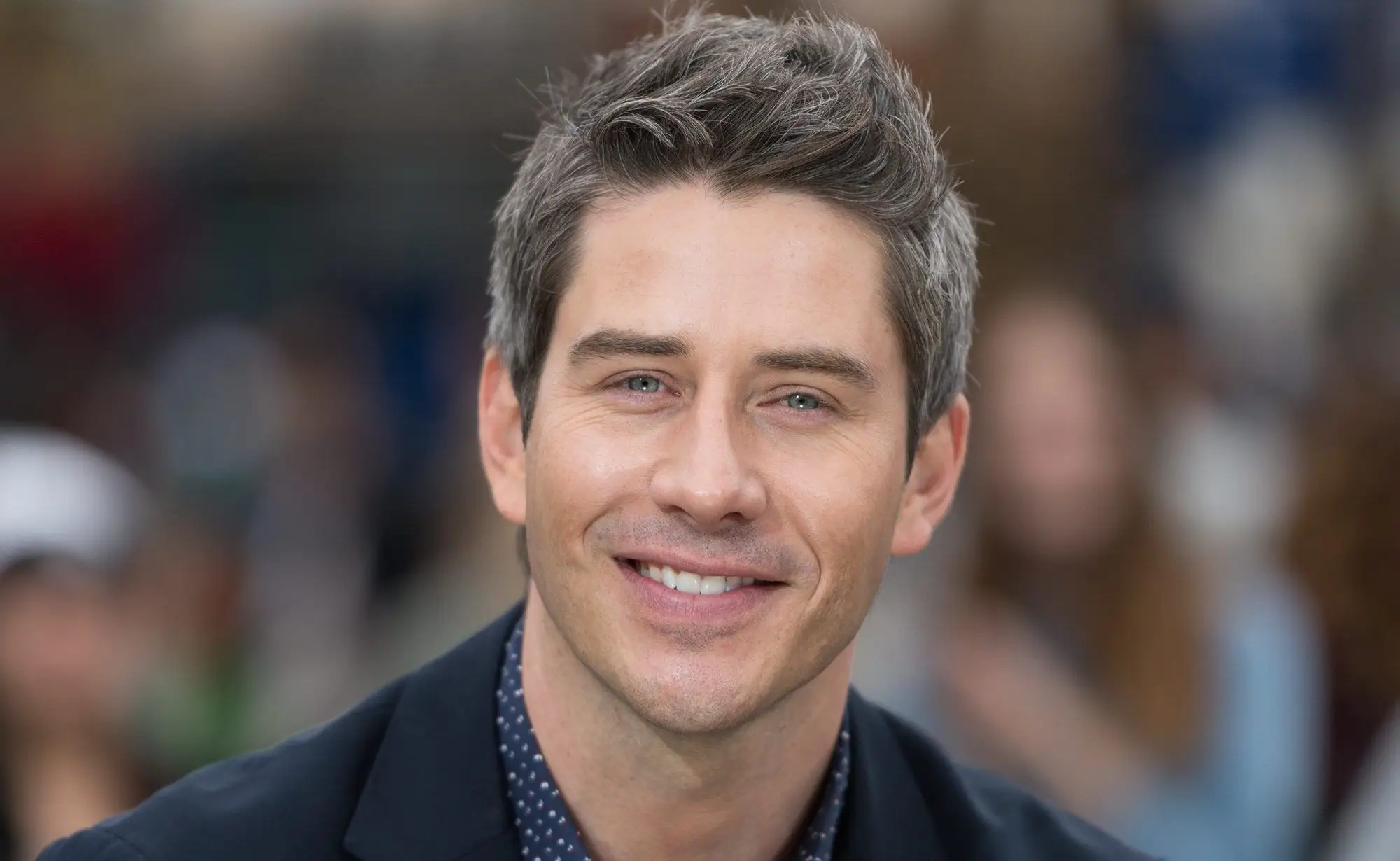 アリー・ルエンディク The-Bachelor-Arie-Luyendyk-Jr訪問'Extra