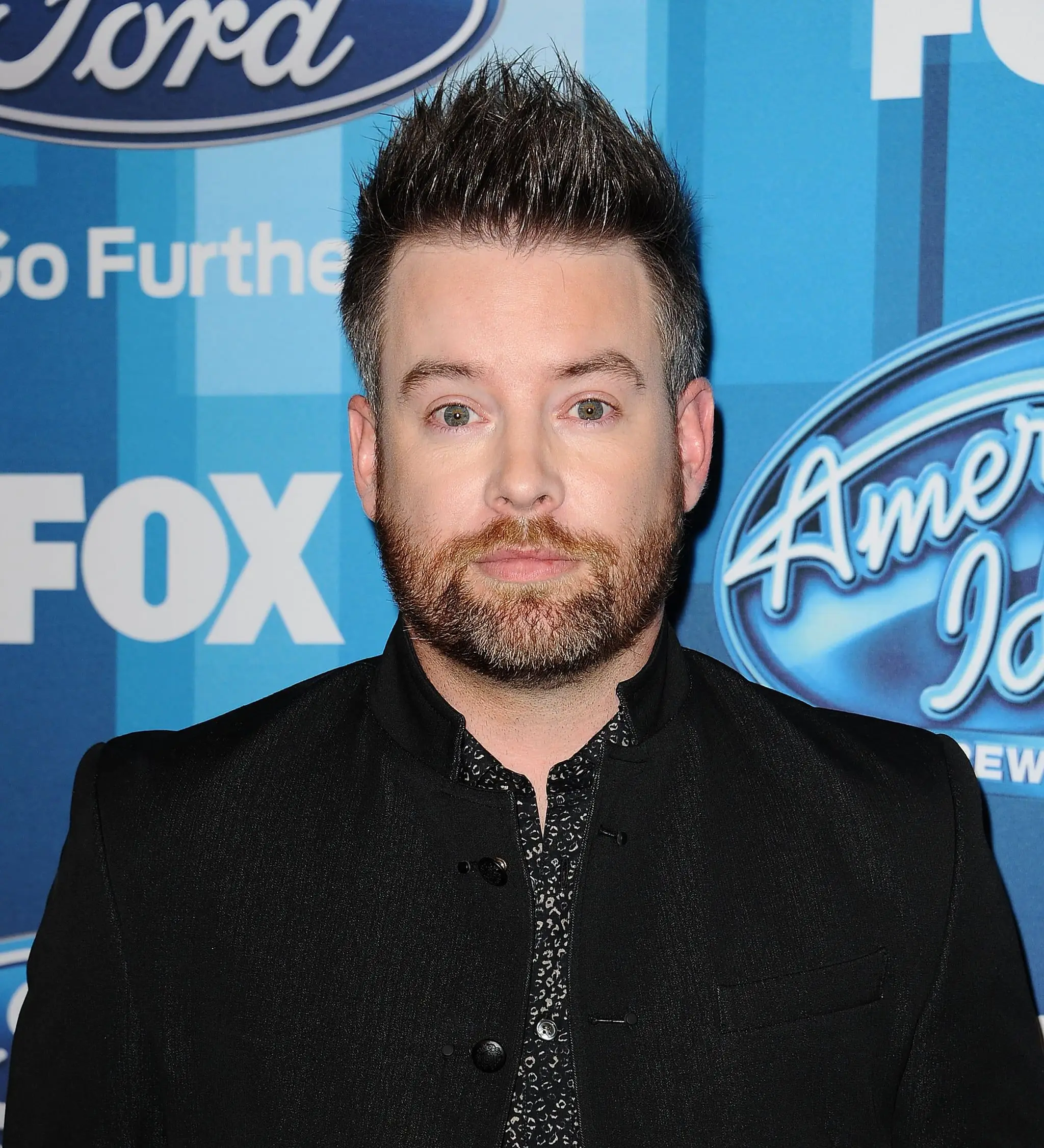 David Cook gekleidet in Schwarz