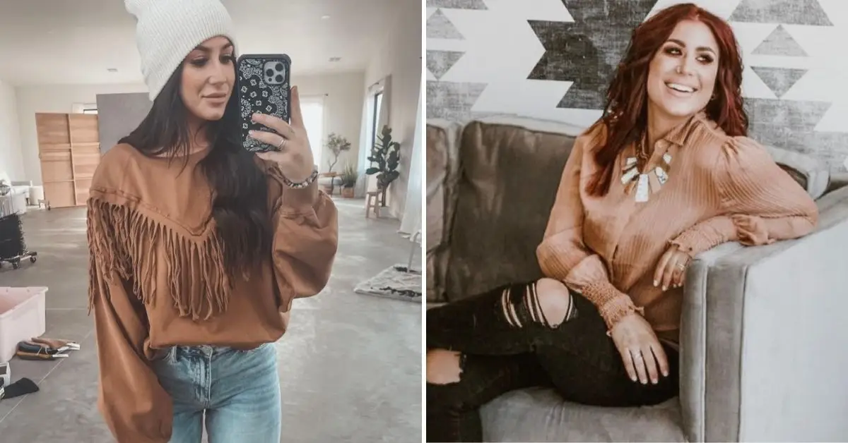 Delad bild av Chelsea DeBoer som poserar för foton