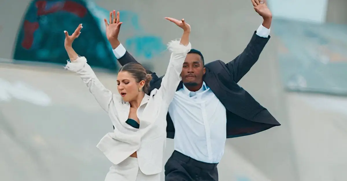 Miranda Wilking balla con il marito James Derrick