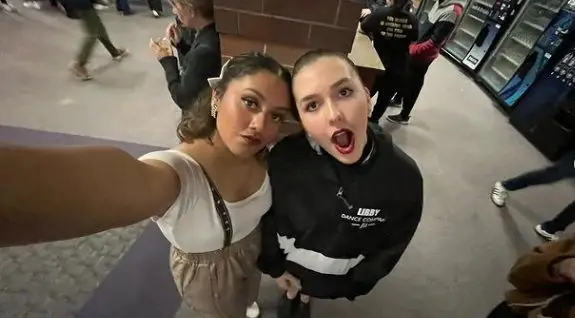 ויוי-אן שטיין וחברה