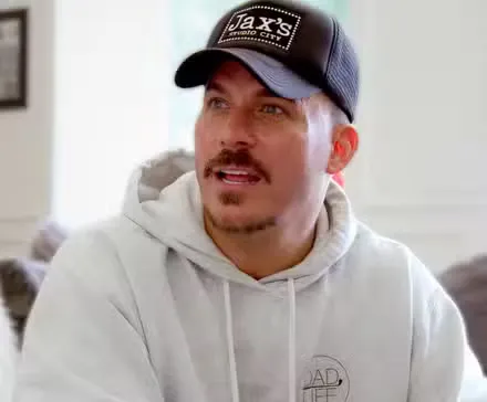 ジャックス・テイラーとキム・ゾルシアックの予期せぬ絆がバレー同窓会に眉をひそめる