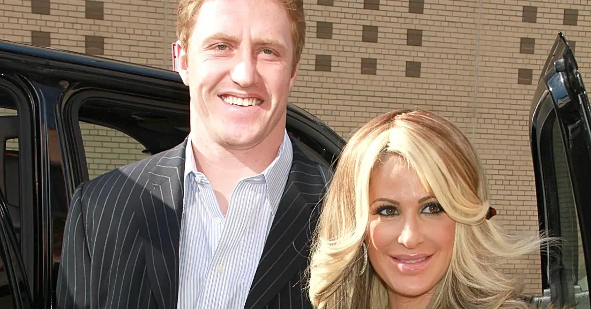Kroy Biermann y Kim Zolciak posando para una foto