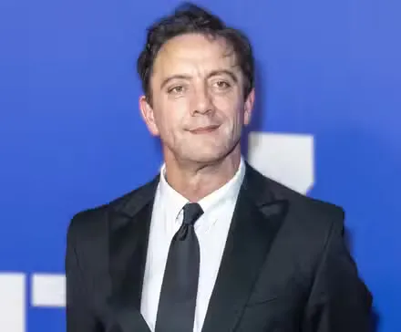 Hitmakers: Fanúšikovia zvažujú „škodlivú“ dynamiku medzi Jennou a Stephenom