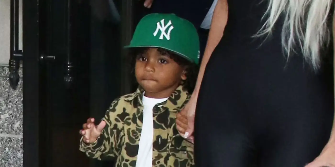 Psalm West z Kim Kardashian opuszczają hotel