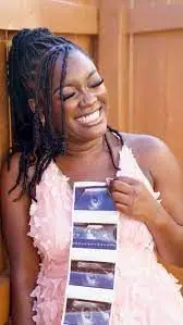 パイロットの制服を着た「Married at First Sight」のエリック・レイク