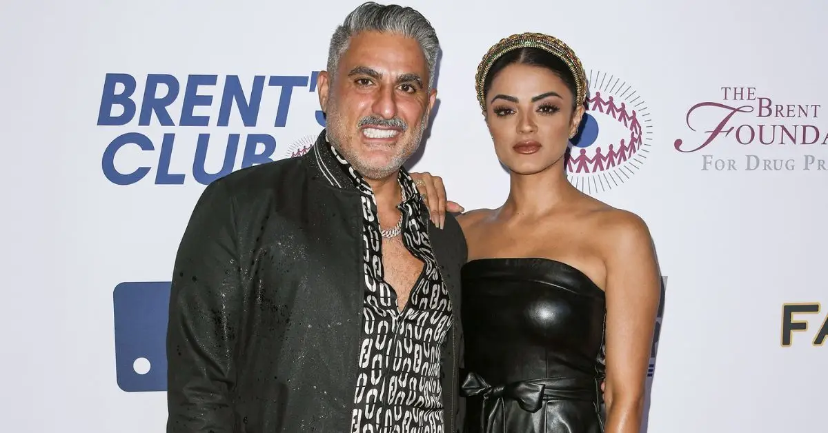 ザ・ビバリー・ヒルトンでブレ​​ント・シャピロ財団を支援する2022年サマー・スペクタキュラーに出席したレザ・ファラハンとゴルネサ・GG・ガラチェダギ