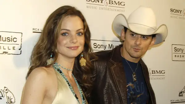 Kimberly Williams-Paisley and Brad Paisley on the red carpet