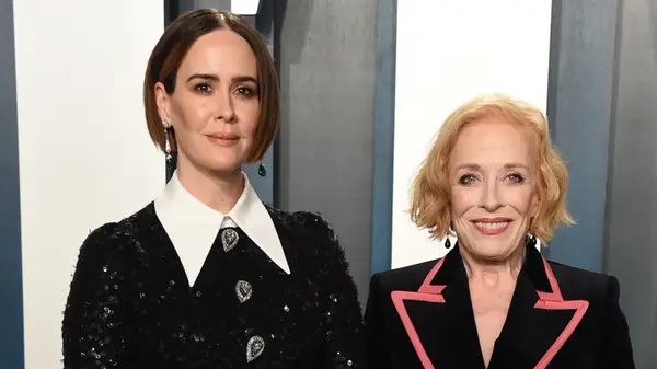 Sarah Paulson posing with Holland Taylor