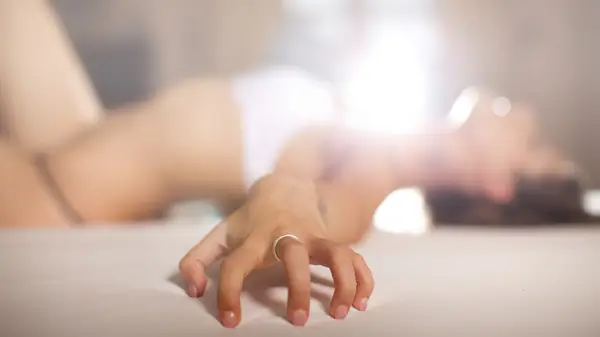 ソロセックスのための大人のおもちゃ：あなたの個人的な喜びを高めるためのガイド