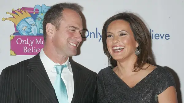 Cose strane sull'amicizia di Mariska Hargitay e Chris Meloni non possiamo ignorare