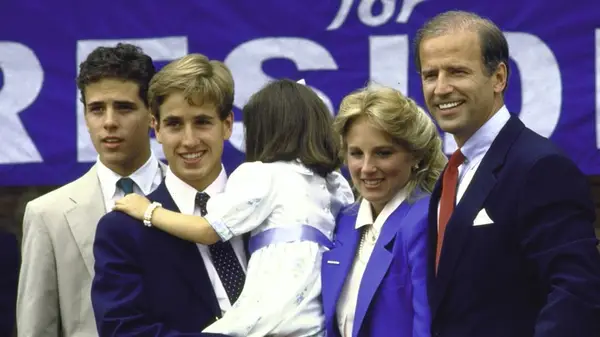 Jill Biden and Joe Biden with his family