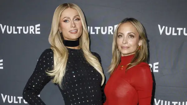 Paris Hilton and Nicole Richie on the red carpet