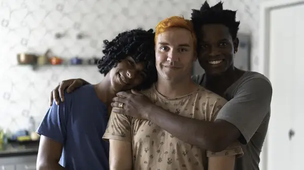 Le relazioni poliamorie e aperte sono cose completamente diverse, Jsyk