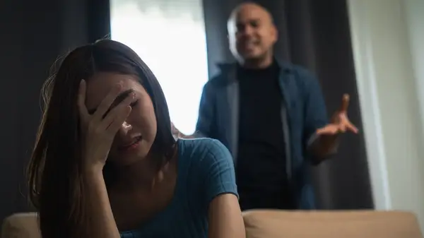 El psiquiatra comparte cómo navegar una ruptura cuando su pareja amenaza