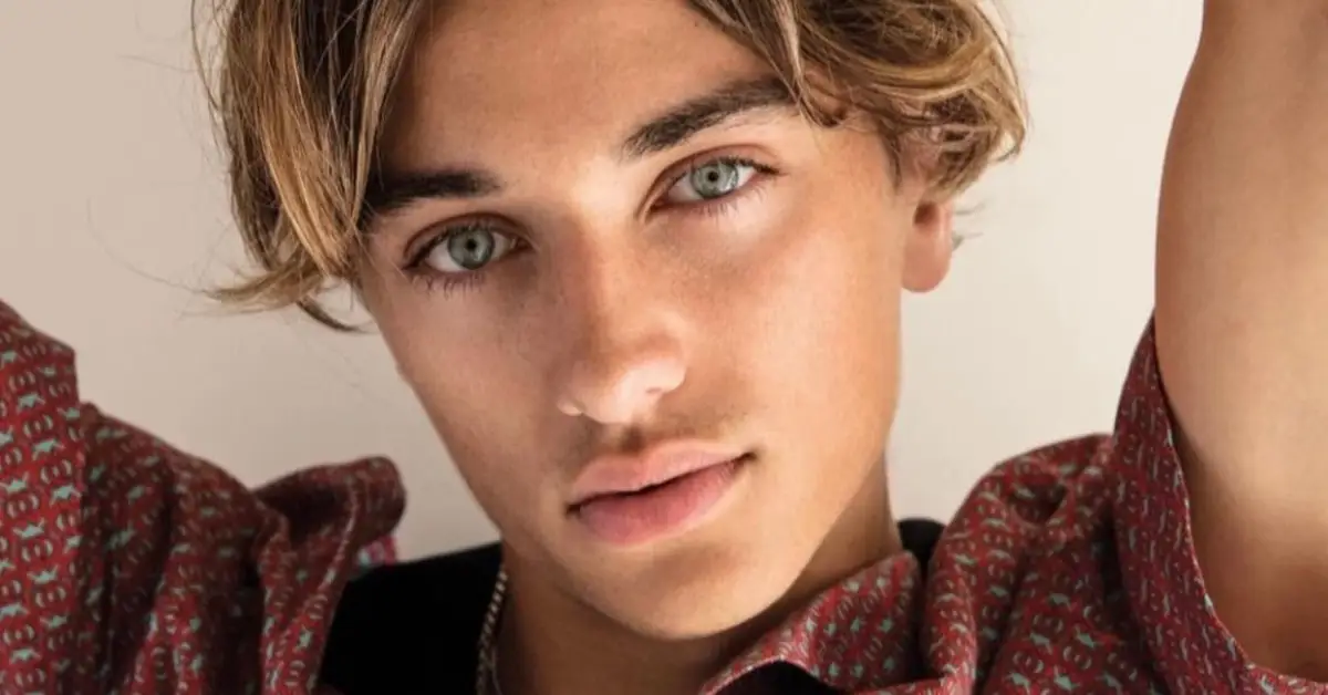 Gavin Casalegno poserar för kameran