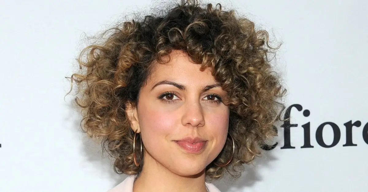 Jess Salgueiro na czerwonym dywanie