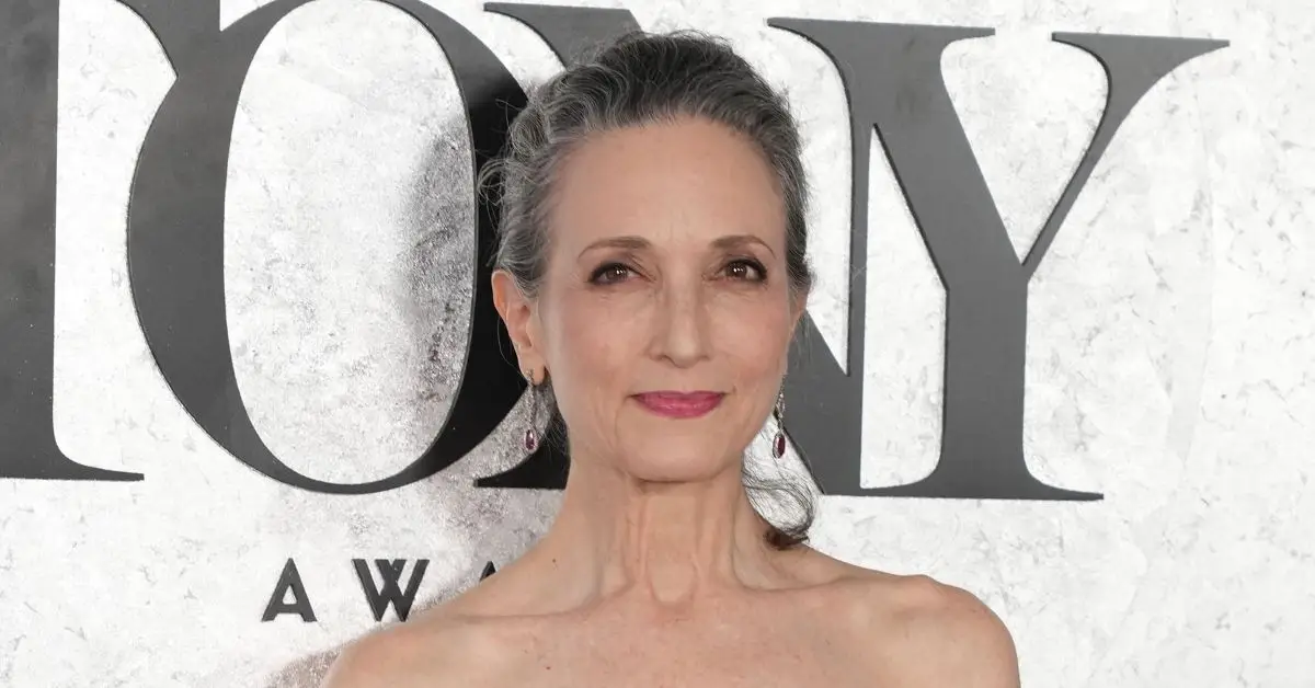 Bebe Neuwirth na czerwonym dywanie