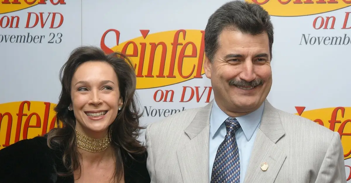 Keith Hernandez et sa femme sur le tapis rouge du DVD-1 de Seinfeld