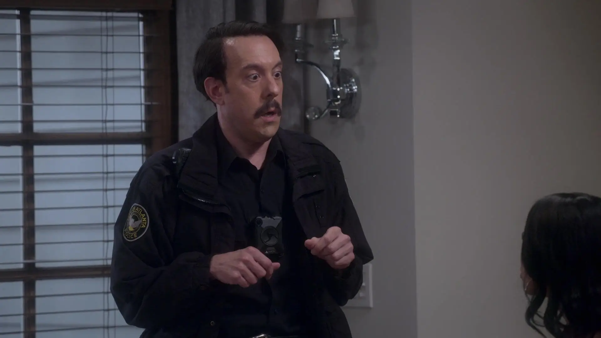 Beth Behrs i et stillbillede fra 2 Broke Girls