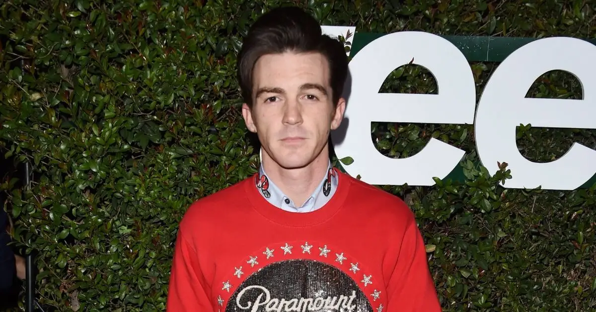 Drake Bell sa zúčastňuje akcie