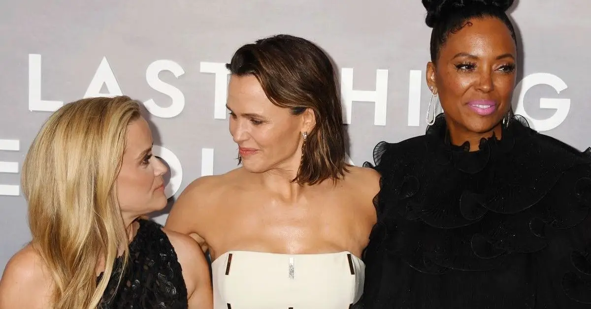 Reese Witherspoon, Jennifer Garner und Aisha Tyler besuchen die Premiere von The Last Thing He Told Me