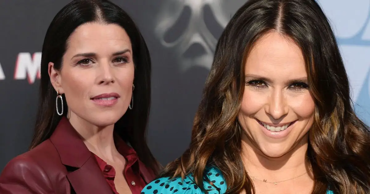 Neve Campbell et Jennifer Love Hewitt