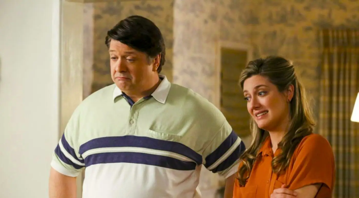 Lance Barber som George Cooper i säsong 1 Young Sheldon