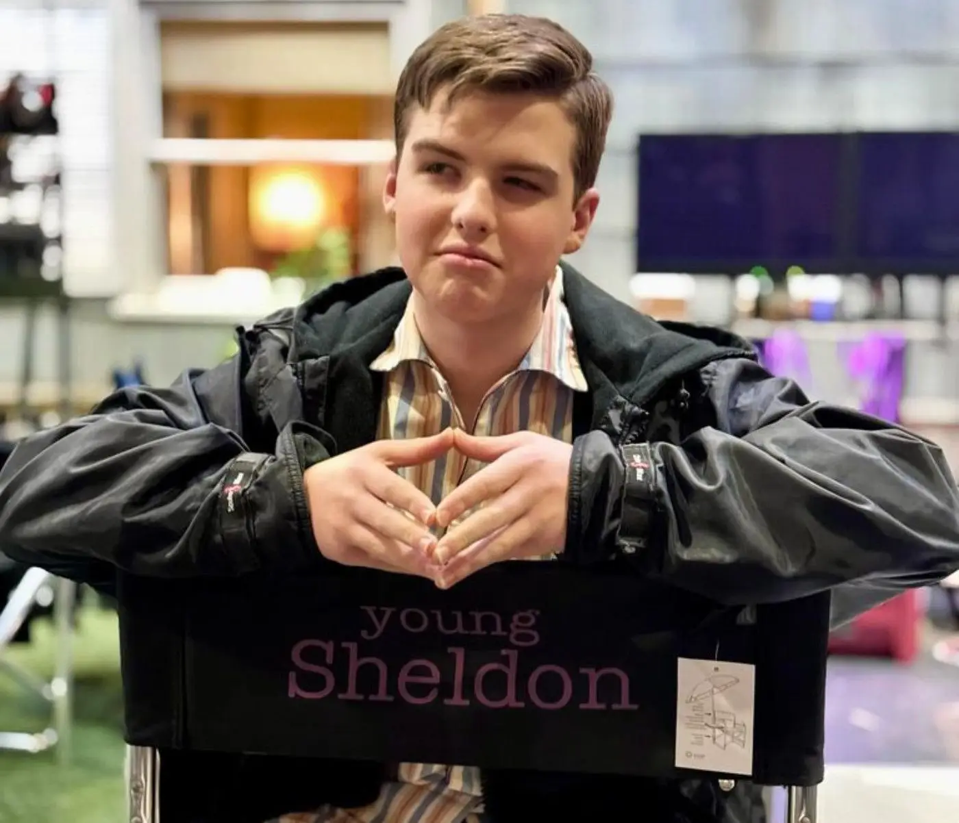 Iain Armitage på uppsättningen av säsong 7 Young Sheldon