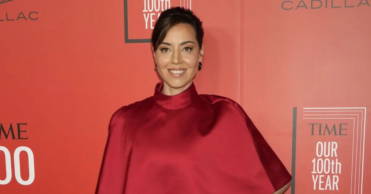 Aburey Plaza na czerwonym dywanie