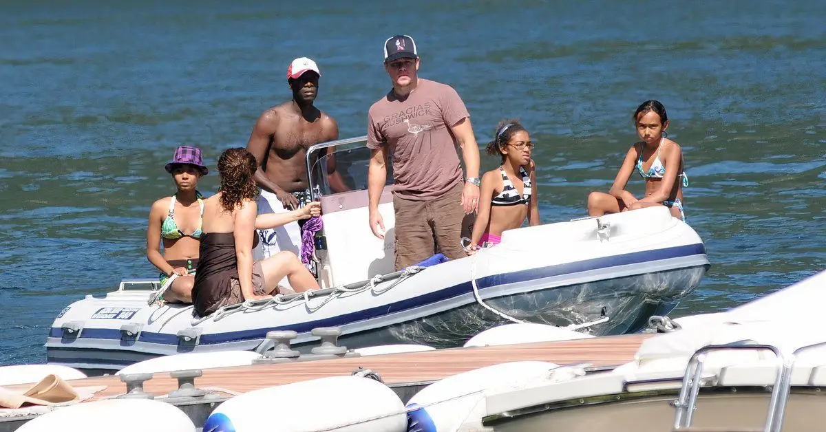 Ako Jim Parsons unikol bez košeľových scén o teórii veľkého tresku