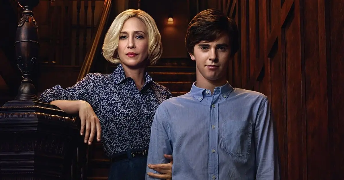 Jak Freddie Highmore naprawdę czuł się w motelu Bates na początku i kiedy to się skończyło