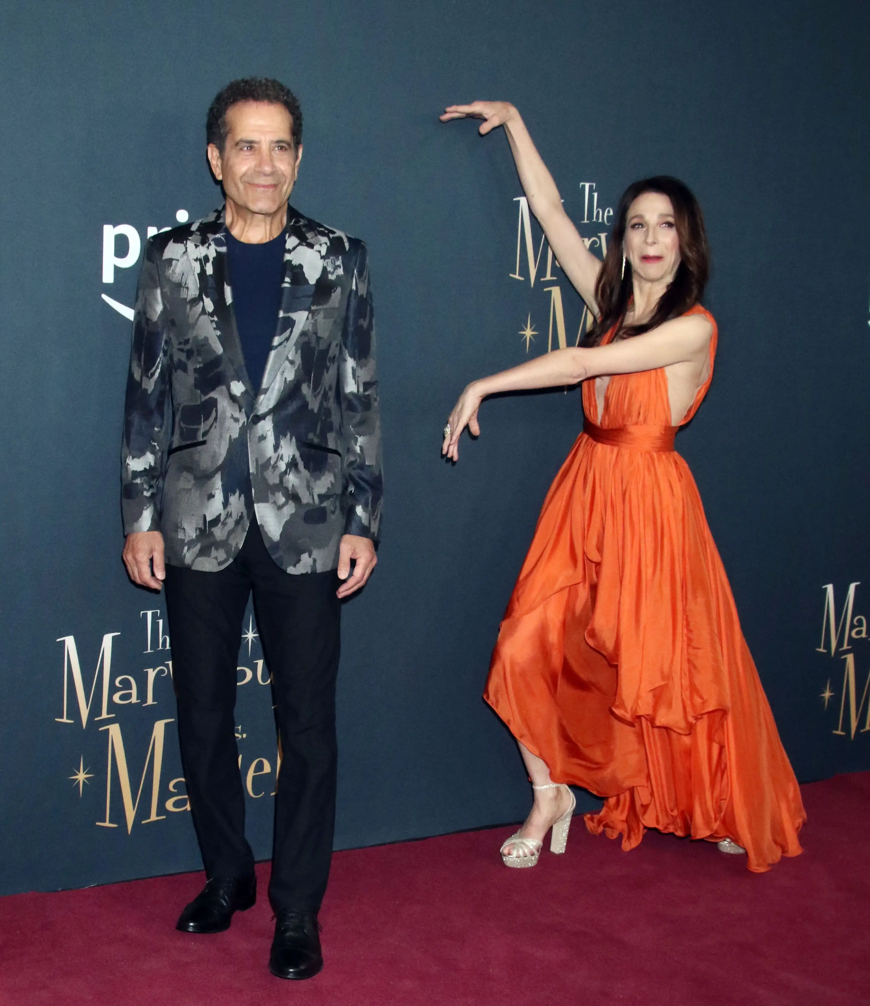 Tony Shalhoub a Marin Hinkle