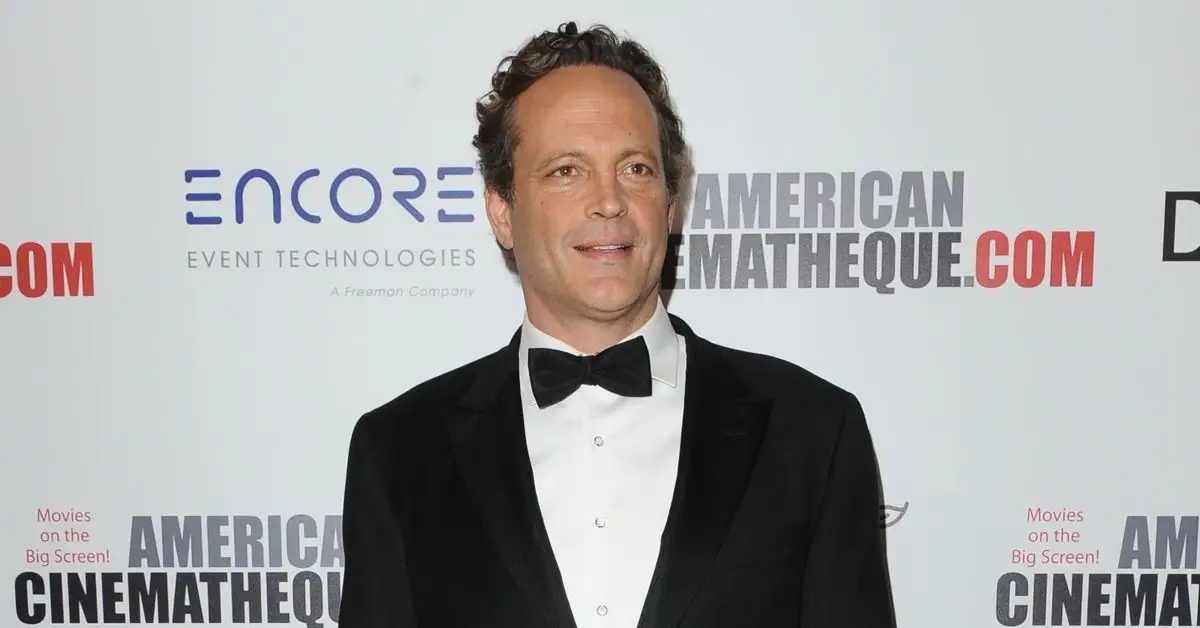 Vince Vaughn v obleku